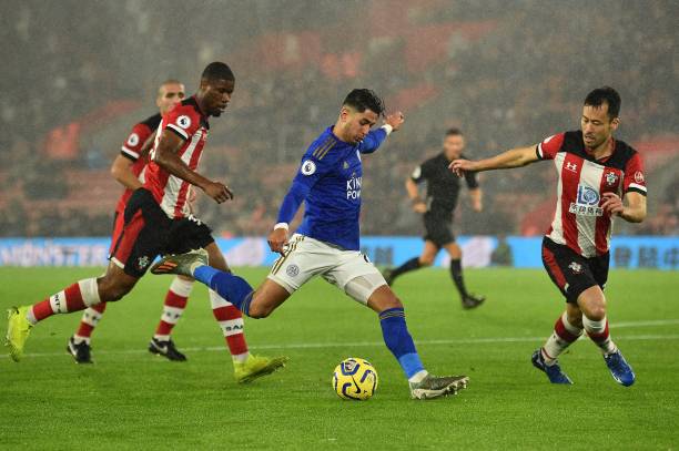 阿诺德谢场时被Kop看台狂嘘，索博挥手疑似表达不满.